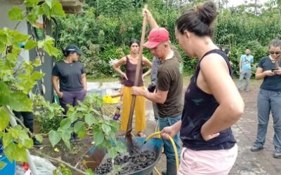 Agentes de la cadena de la construcción aprenden a cuidar el agua de Galápagos de forma ecológica y sustentable