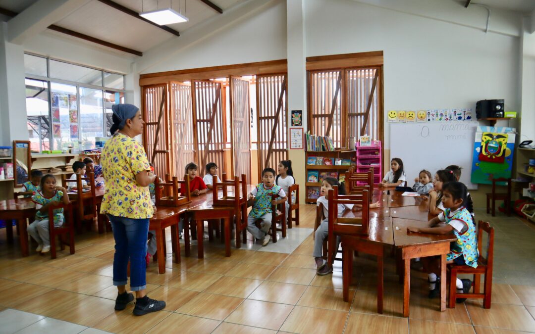 Estudiantes primeros beneficiarios del proyecto Living Lab de Edificación Sostenible en Galápagos